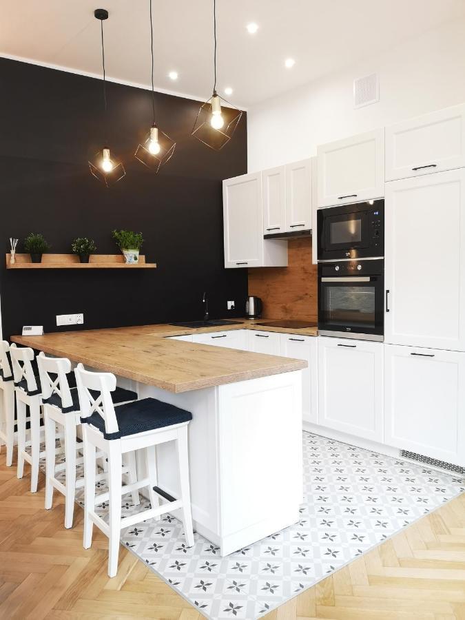 Victoria Apartment กลีวิตเซ ภายนอก รูปภาพ